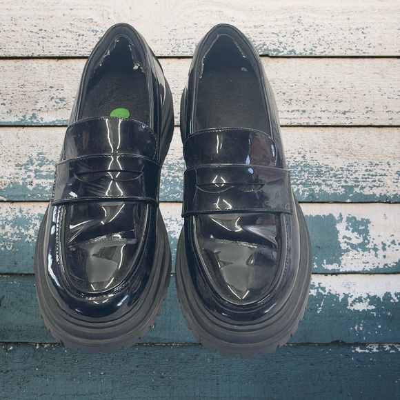 Size 6 Shiny Black Loafers - Picture 5 of 6